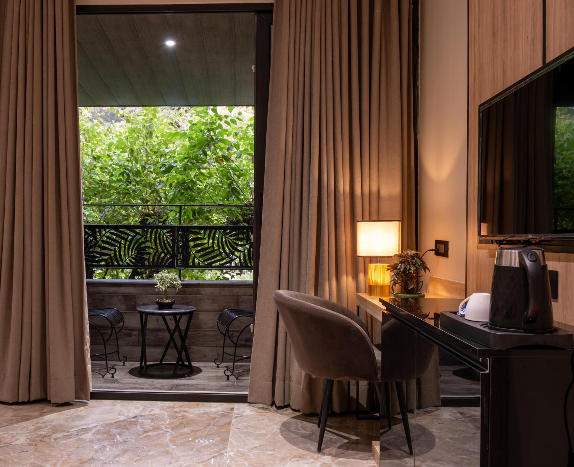 Alpine Hotel And Villas Dharamshala Luaran gambar